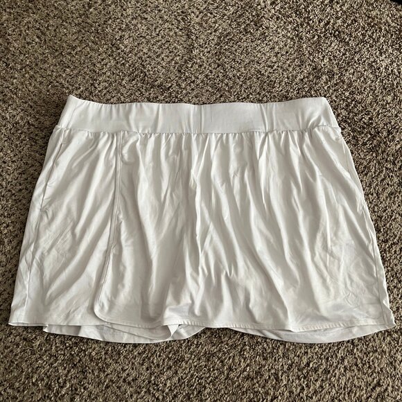 Plus Size LIVI Quiet Luxury Wicking Tennis Skort - Picture 3 of 7